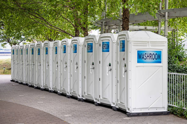 Best Portable bathroom rental  in Florissant, MO