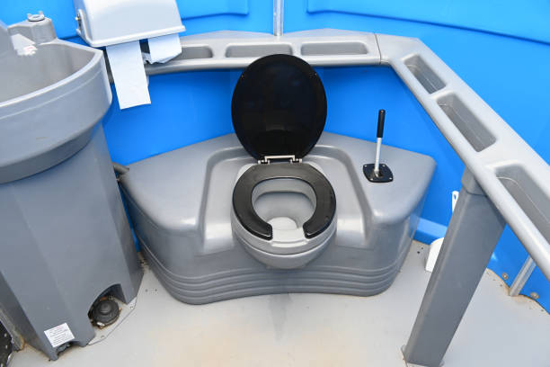 Best Porta potty rental near me  in Florissant, MO
